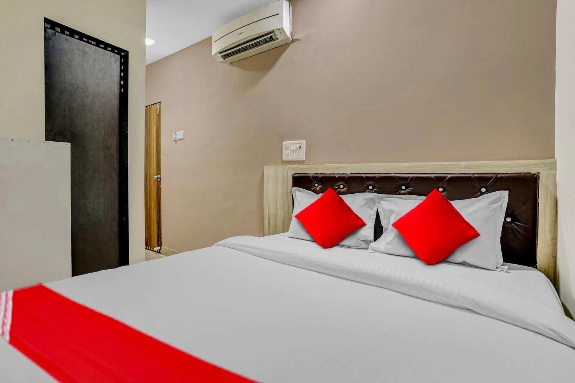 Hotel O Relax Palace Mumbai Exterior photo