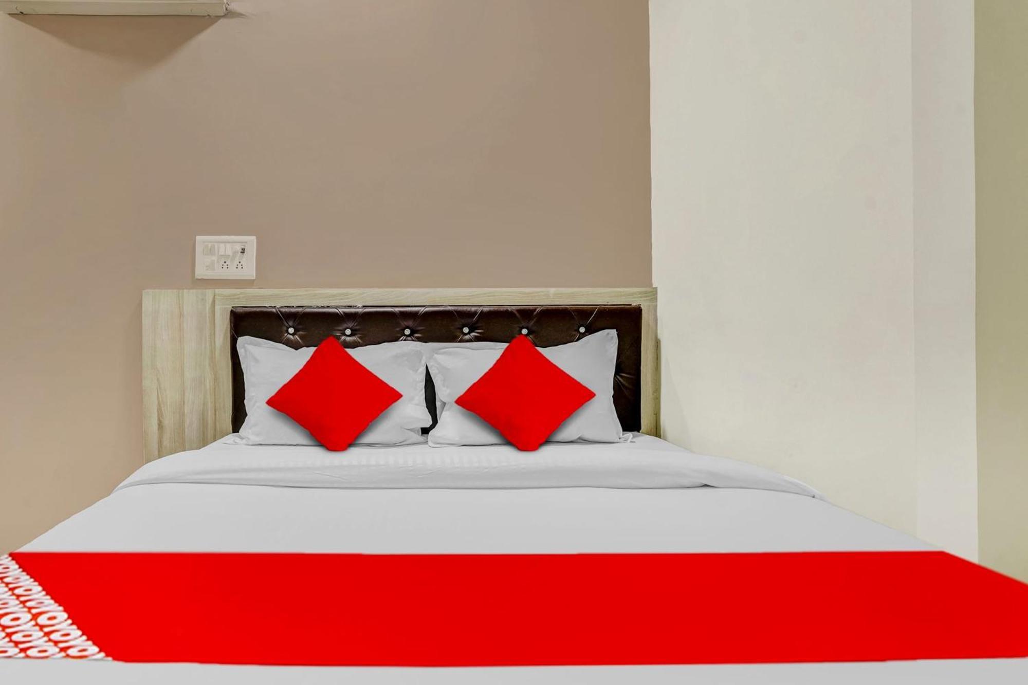 Hotel O Relax Palace Mumbai Exterior photo