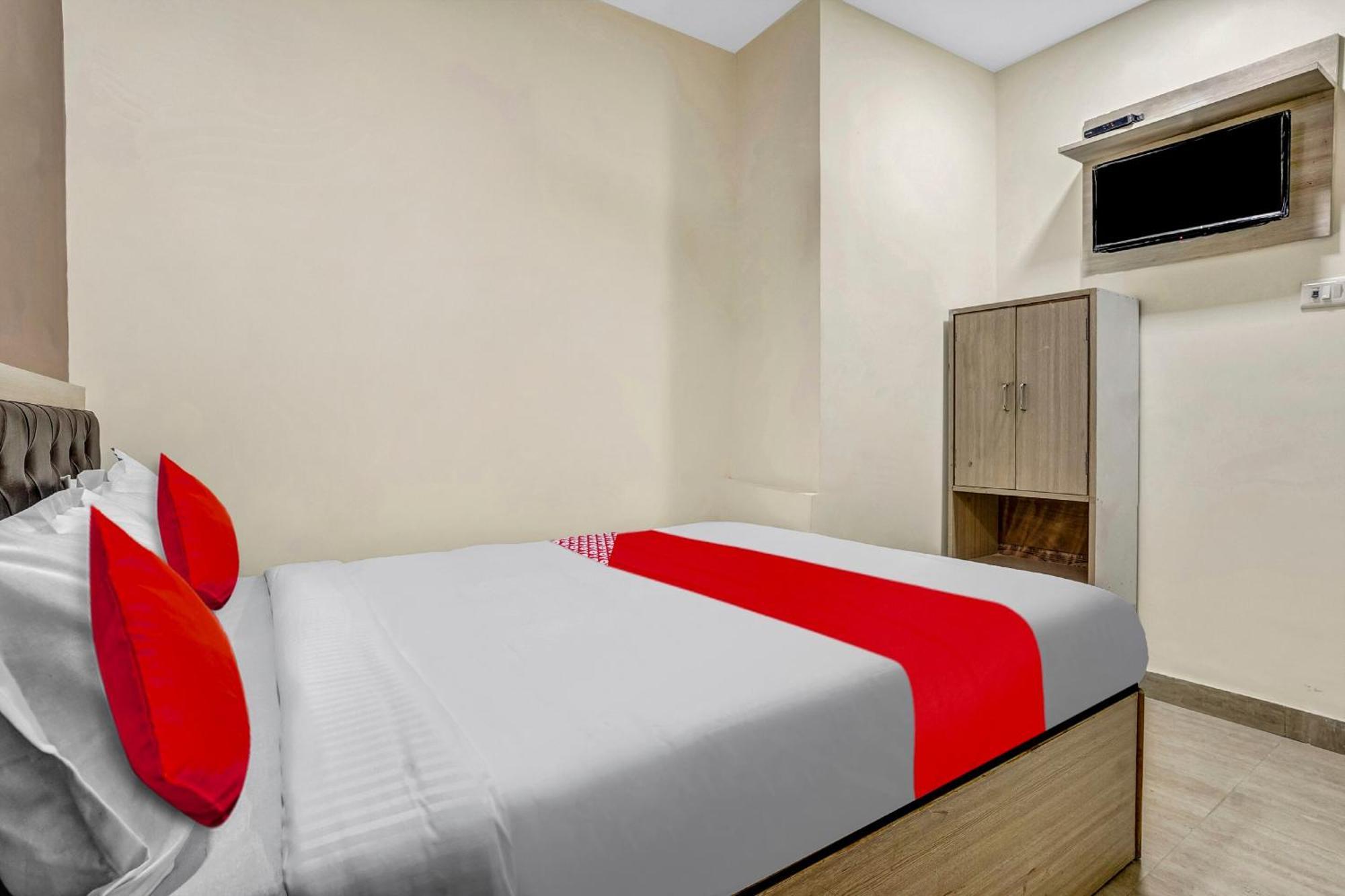 Hotel O Relax Palace Mumbai Exterior photo